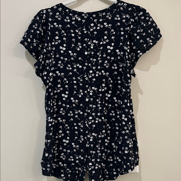 Sanctuary Floral Black and White Women's Top - Picture 2 of 4